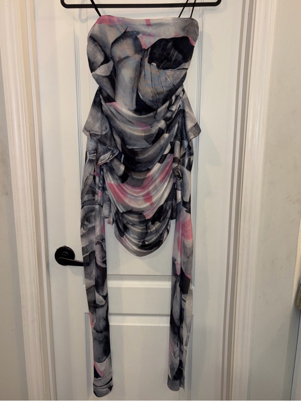 MADRAG Draped Decorative Scarf in Gray and Pink